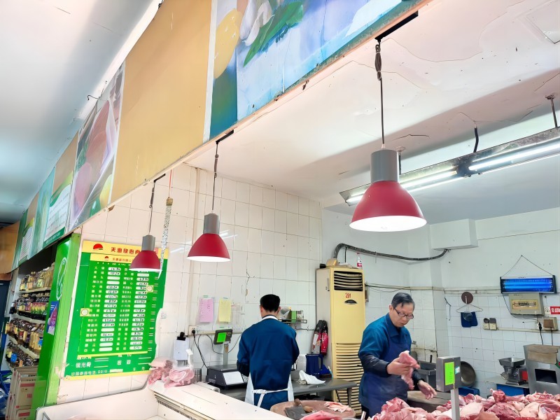 天惠超市全门店肉类生鲜灯已全部更换为自然照明灯